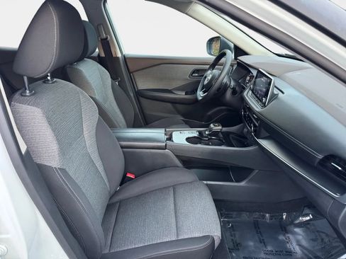 Used 2022 Nissan Rogue S FWD image 10