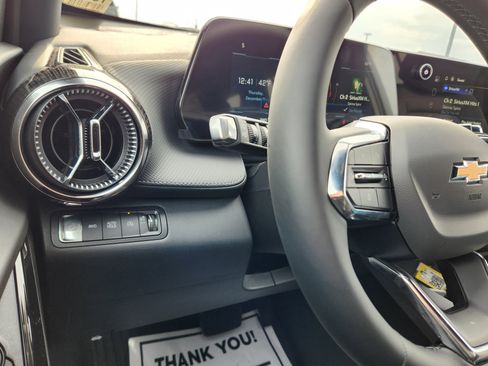 New 2026 Chevrolet Equinox LT image 16