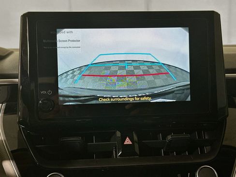 Used 2025 Toyota Corolla LE FWD image 24