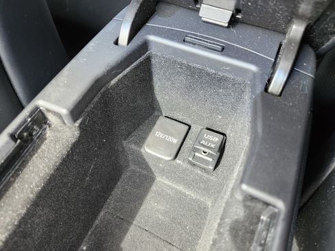 Used 2010 Lexus IS 350C image 12