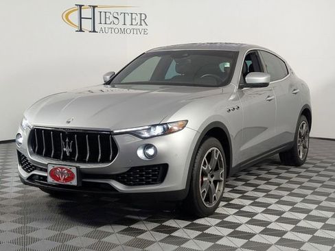 Used 2018 Maserati Levante AWD/4WD image 4