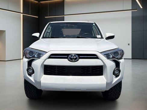 Used 2021 Toyota 4Runner SR5 AWD/4WD image 9