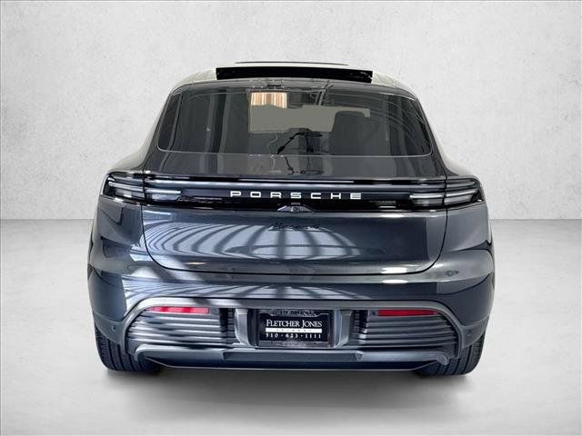 Certified 2026 Porsche Macan 4 Electric AWD/4WD image 10