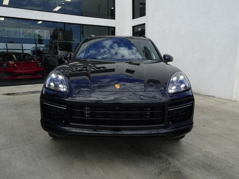 Used 2023 Porsche Cayenne Turbo S AWD/4WD image 3
