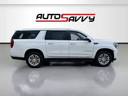 Used 2024 GMC Yukon XL SLT w/ SLT Premium Package AWD/4WD image 8