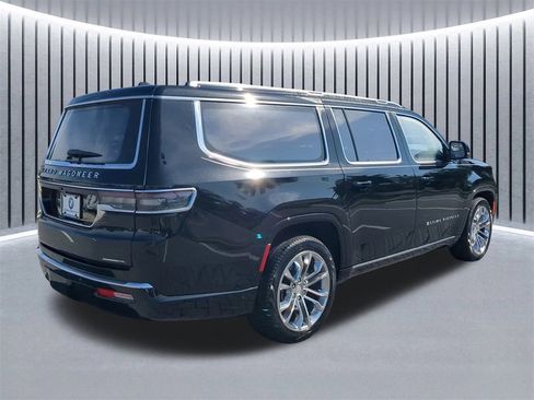 Used 2023 Jeep Grand Wagoneer L Series II w/ Premium Group II image 5