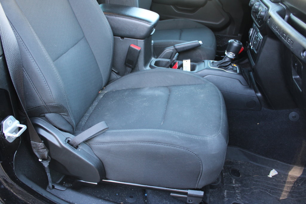 Used 2022 Jeep Wrangler Sport AWD/4WD image 12