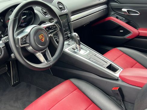 Certified 2021 Porsche 718 Cayman S RWD image 4