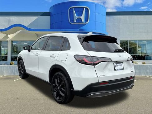 Used 2025 Honda HR-V Sport image 4