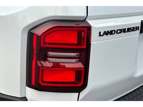 Used 2027 Toyota Land Cruiser AWD/4WD image 7