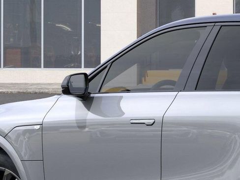 New 2026 Cadillac Lyriq V image 12