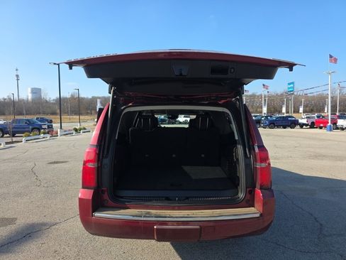 Used 2017 Chevrolet Suburban Premier image 7