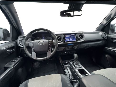 Used 2022 Toyota Tacoma TRD Sport w/ Technology Package RWD image 32