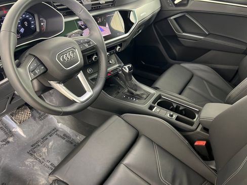 Used 2025 Audi Q3 2.0T Premium w/ Convenience Package image 9