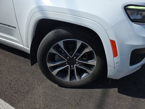 Used 2021 Jeep Grand Cherokee L Overland w/ Luxury Tech Group IV AWD/4WD image 4