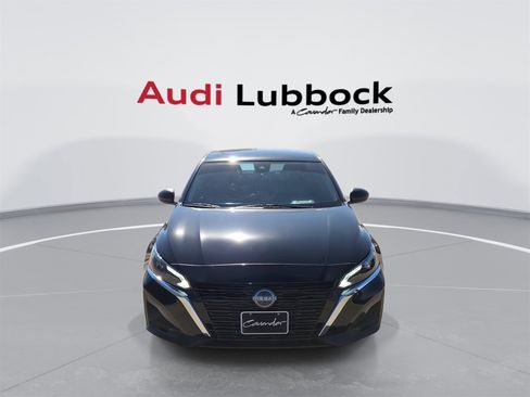 Used 2024 Nissan Altima 2.5 SV image 3