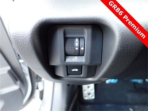 New 2025 Toyota GR86 Premium image 24