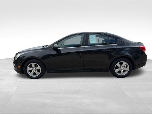 Used 2016 Chevrolet Cruze LT w/ Technology Package FWD image 6