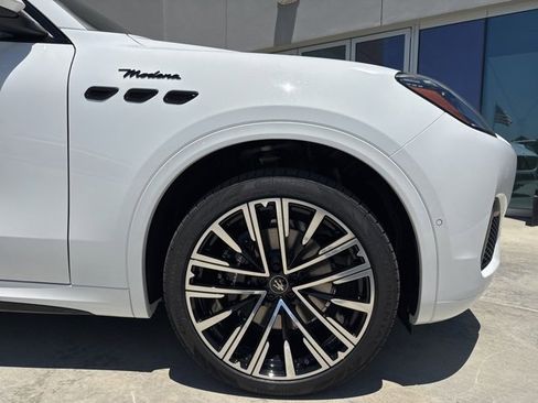 New 2025 Maserati Grecale Modena image 9
