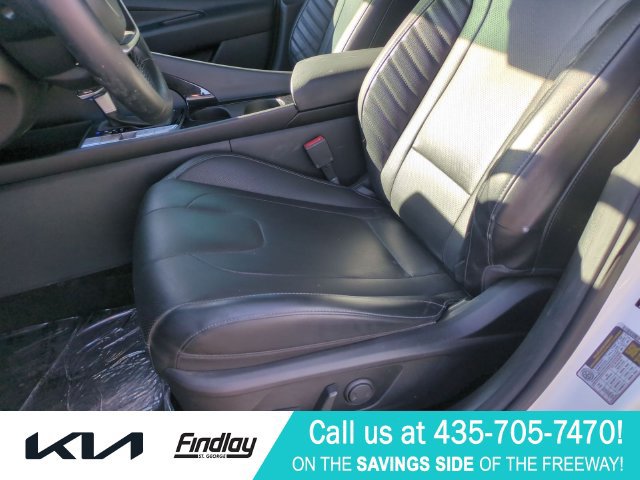 Used 2023 Hyundai Elantra Limited FWD image 17