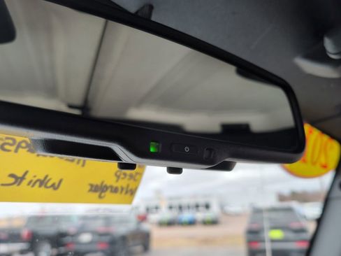 Used 2017 Jeep Wrangler Unlimited Sahara image 25