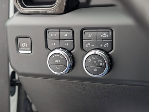 Used 2022 GMC Sierra 1500 AT4 w/ AT4 Preferred Package image 27