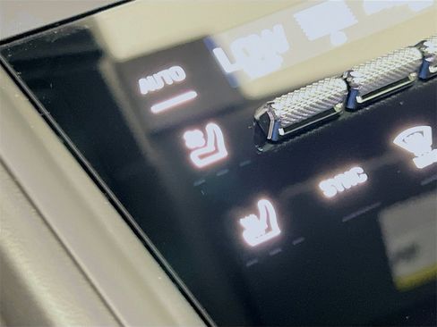 New 2025 Porsche Macan 4 Electric image 23