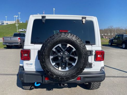 Used 2024 Jeep Wrangler Unlimited Rubicon 4xe AWD/4WD image 4