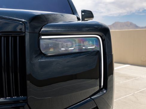 Used 2026 Rolls-Royce Cullinan AWD/4WD image 24