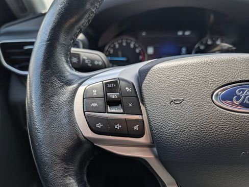 Used 2022 Ford Explorer Limited w/ Equipment Group 301A AWD/4WD image 19