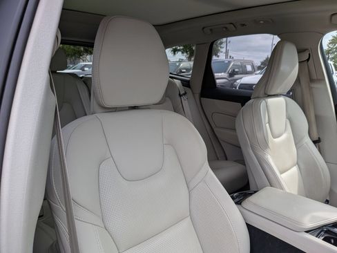 Used 2023 Volvo XC60 B6 Ultimate w/ Protection Package Premier AWD/4WD image 38