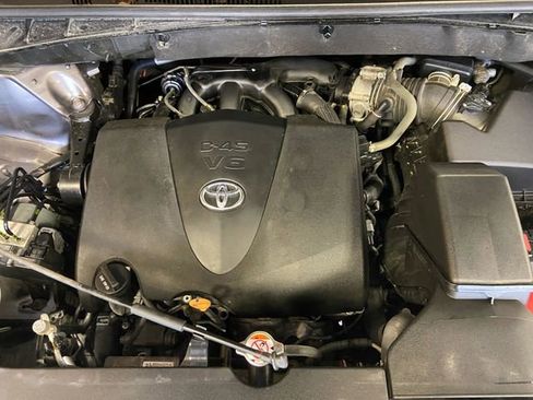 Used 2019 Toyota Highlander SE image 21
