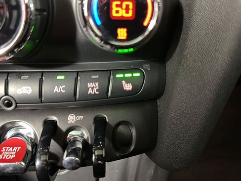 Used 2022 MINI Cooper 2-Door Hardtop FWD image 21