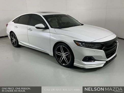 Used 2021 Honda Accord Touring image 1