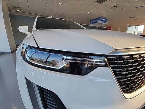 Used 2020 Cadillac XT6 Premium Luxury image 17