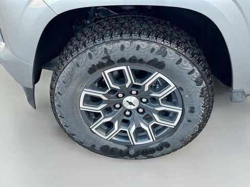 Used 2024 Chevrolet Colorado Z71 w/ Z71 Convenience Package 2 AWD/4WD image 32