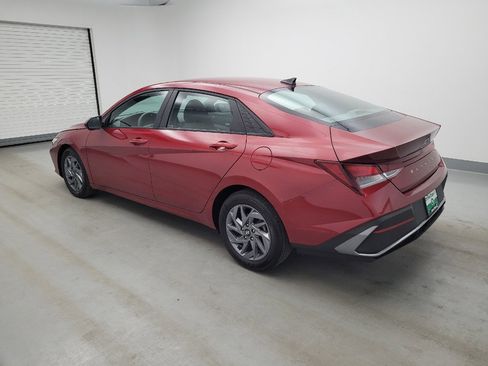 Used 2024 Hyundai Elantra SEL FWD image 3