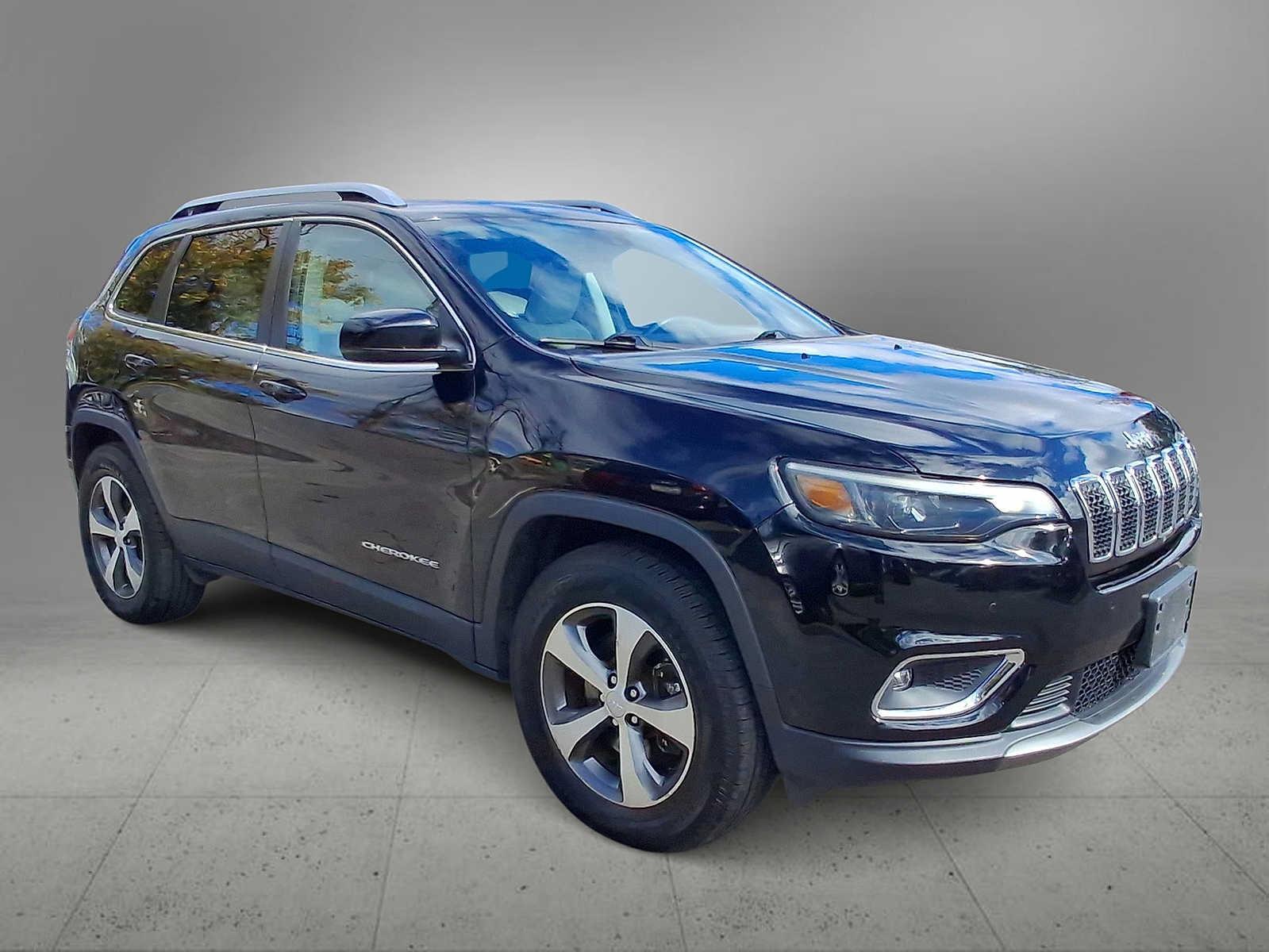 Used 2021 Jeep Cherokee Limited AWD/4WD image 2