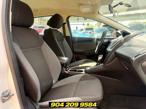 Used 2013 Ford Focus SE FWD image 34