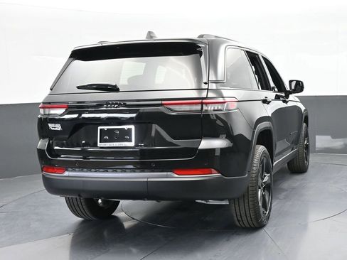 New 2026 Jeep Grand Cherokee Limited w/ Limited Altitude Package RWD image 5