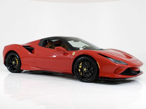 Certified 2022 Ferrari F8 Tributo RWD image 19