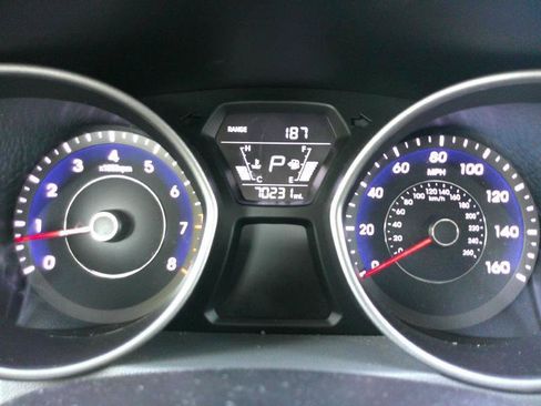 Used 2014 Hyundai Elantra SE FWD image 19