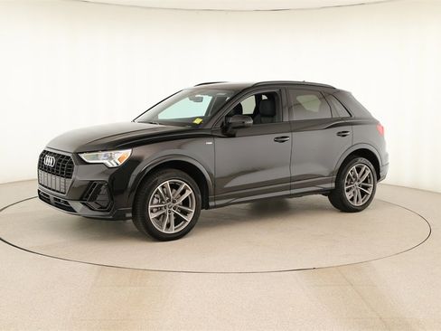 Certified 2025 Audi Q3 2.0T Premium w/ Convenience Package image 13