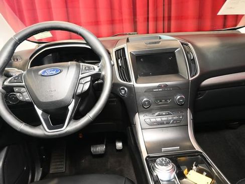 Used 2020 Ford Edge SEL image 12