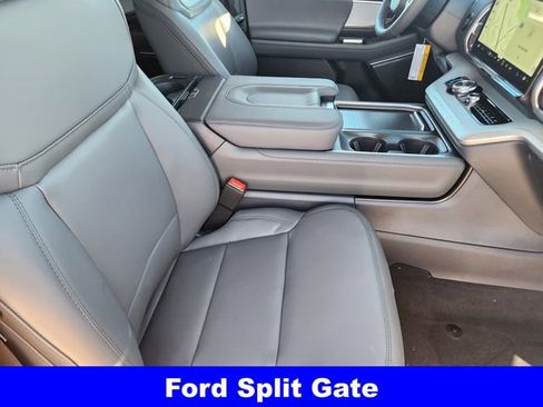 New 2026 Ford Expedition Active image 14