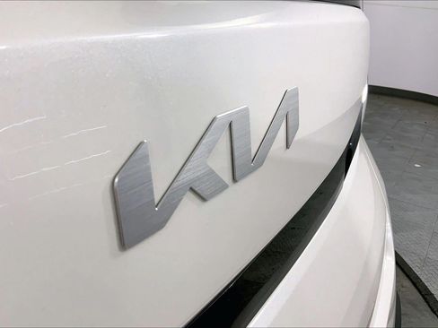 Certified 2025 Kia Soul LX w/ LX Technology Package FWD image 29