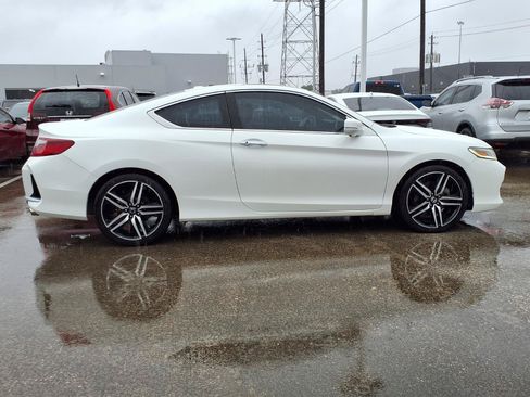 Used 2016 Honda Accord Touring image 26