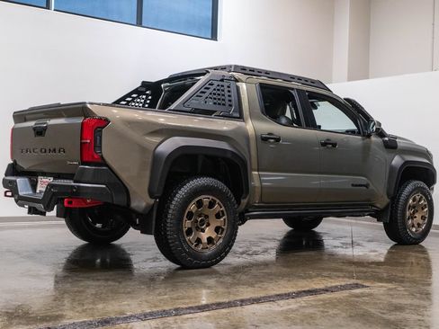 Used 2024 Toyota Tacoma 4x4 Double Cab Hybrid image 9