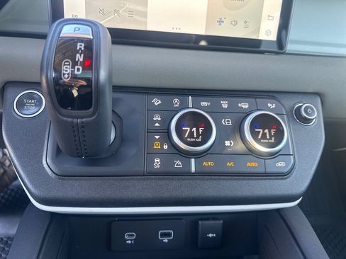 Used 2020 Land Rover Defender 110 SE image 22