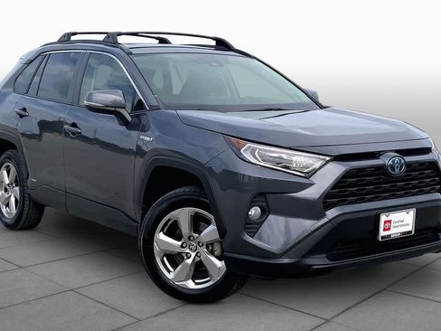 Used 2021 Toyota RAV4 XLE Premium AWD/4WD image 3